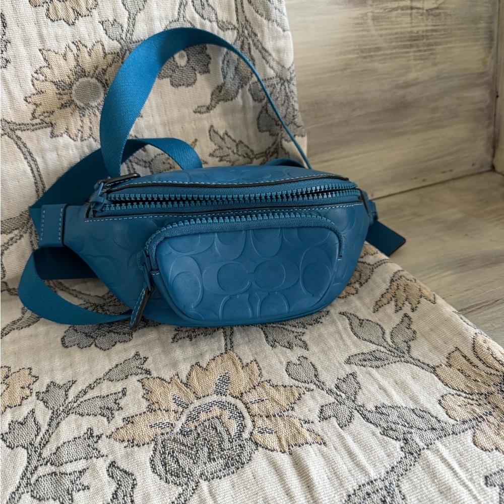 Coach Sprint Blue Jay Leather Belt bag